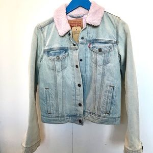 Levi’s Insulated Sherpa Trucker Jacket NWT
